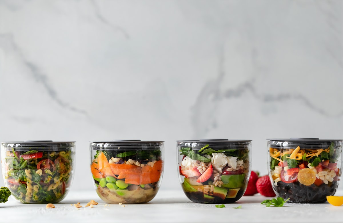 Eating Well While Traveling: Airport to Hotel Strategies